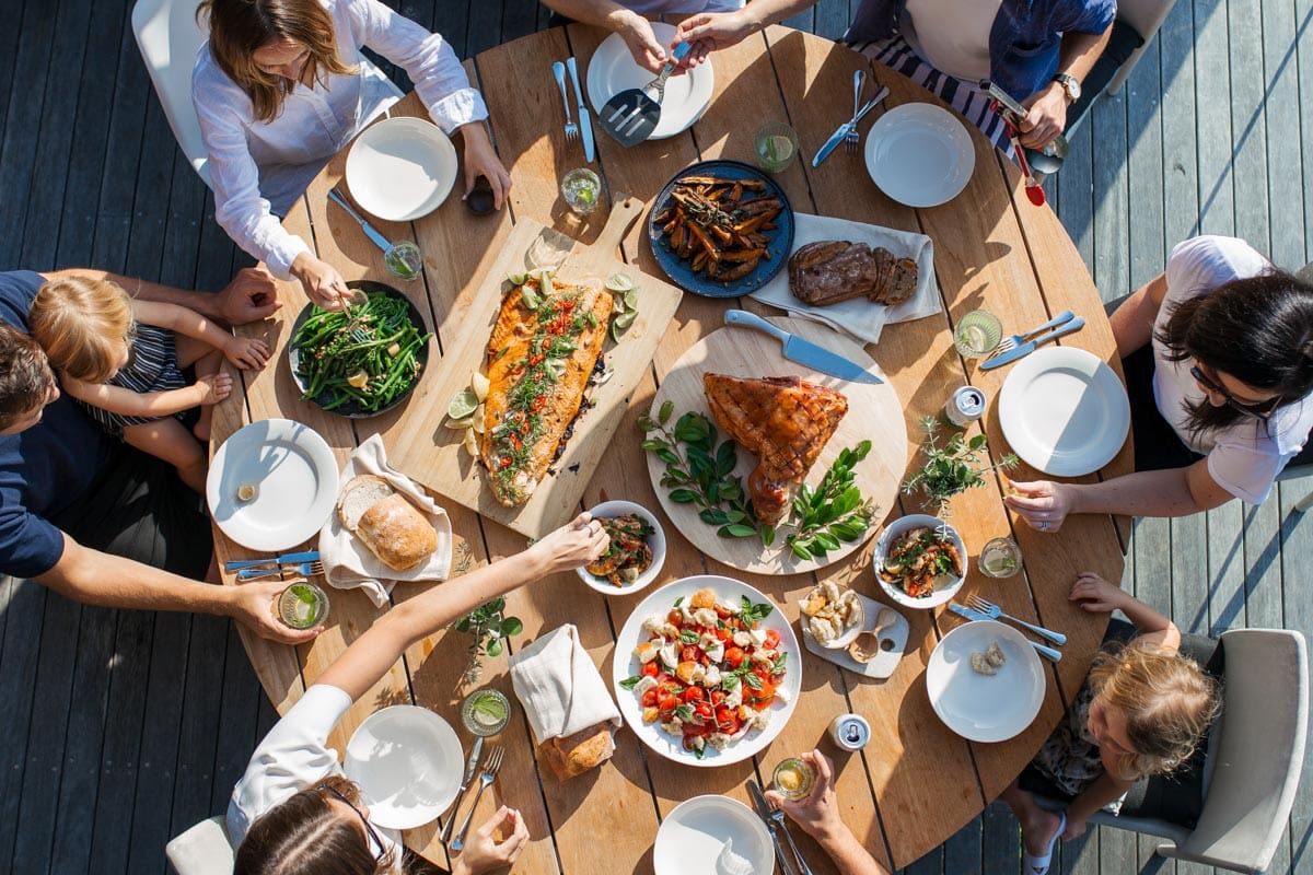 https://marn.com/blog/wp-content/uploads/Meals-for-Large-Group-on-Vacation-1.jpg