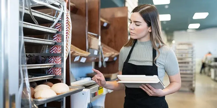 https://marn.com/blog/wp-content/uploads/Restaurant-inventory-e1695822120778.webp