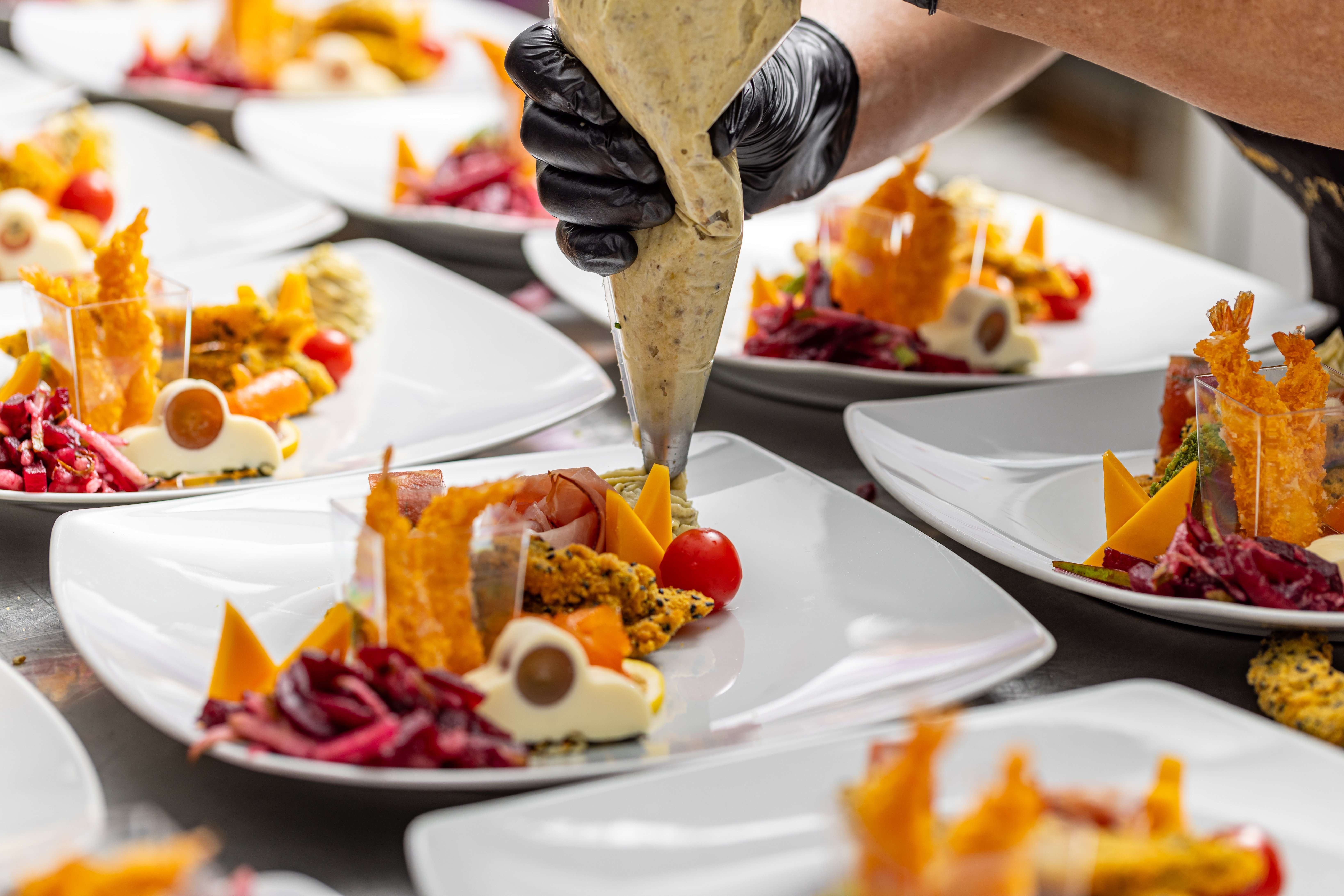 https://marn.com/blog/wp-content/uploads/catering-restaurants.jpg