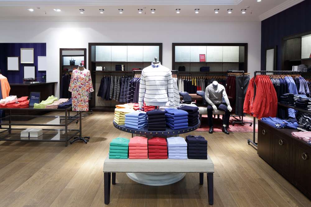 https://marn.com/blog/wp-content/uploads/clothesshop_196775048.jpg
